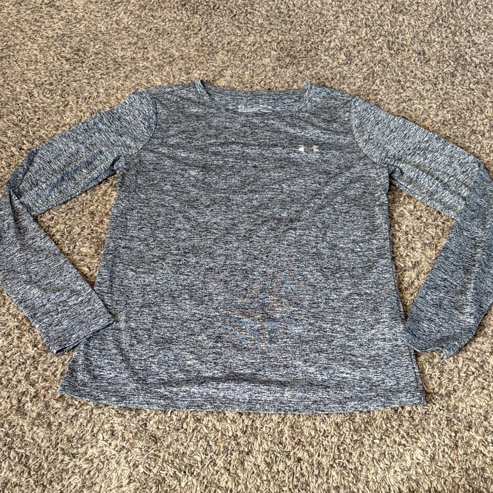 Under Armour Heat Gear Loose Fit Long Sleeve Gray Heather size Small